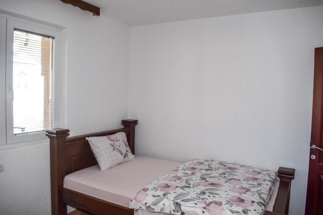 Ema Guest House พลาฟ ภายนอก รูปภาพ