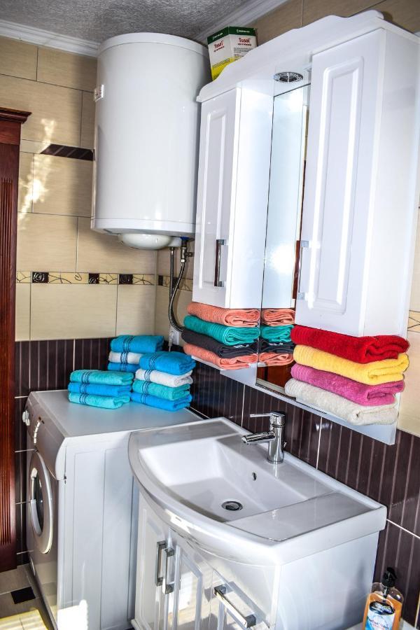 Ema Guest House พลาฟ ภายนอก รูปภาพ