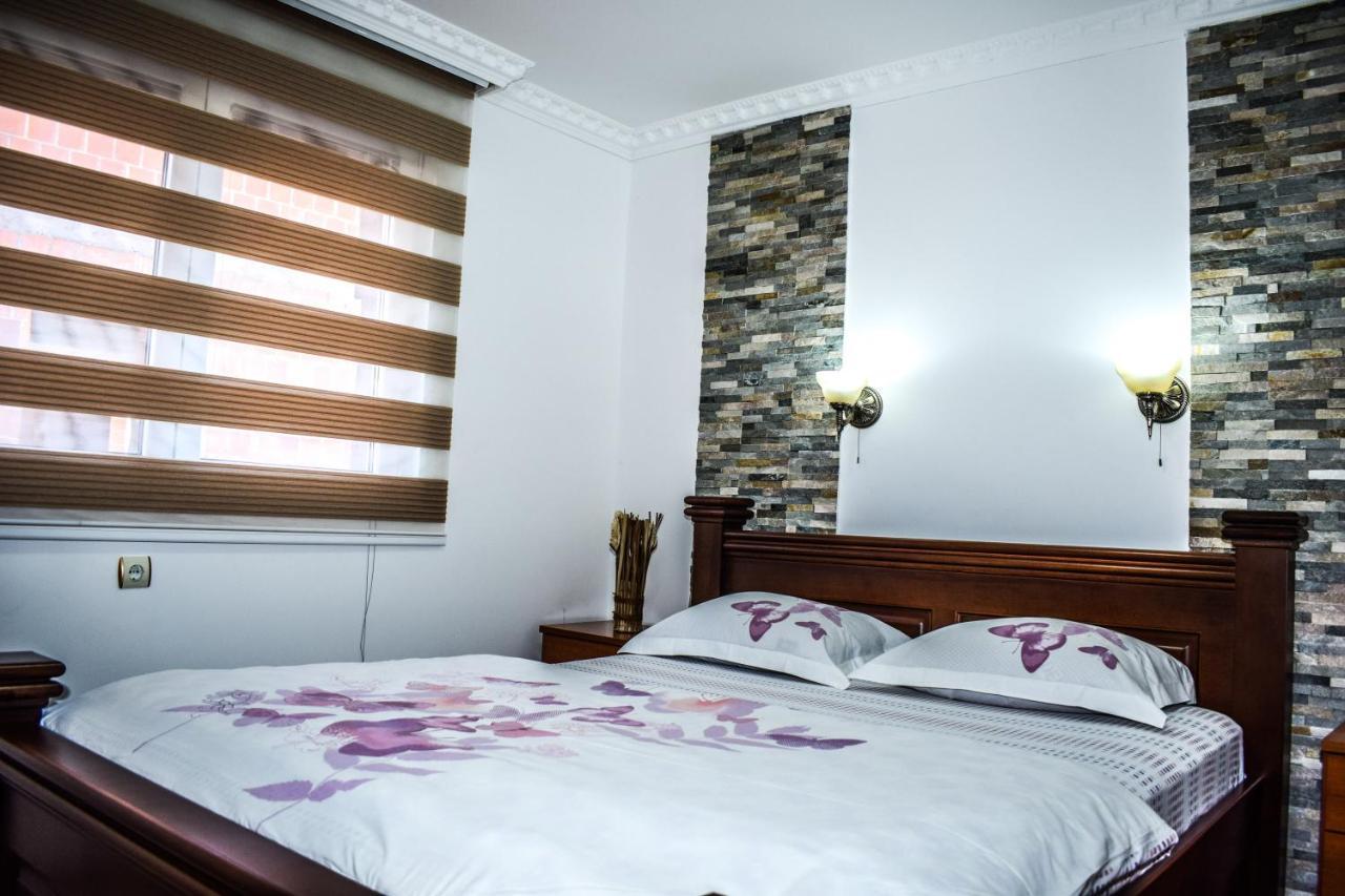 Ema Guest House พลาฟ ภายนอก รูปภาพ